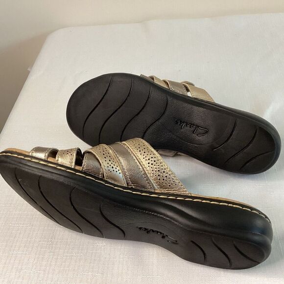 Clarks Collection Mixed Metallic Comfort Strappy Slide in Sandal Size 8 - Picture 4 of 8